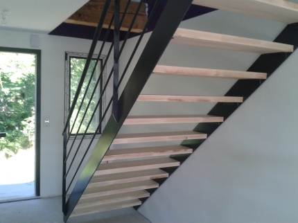 Fabrication sur mesure d'escalier en bois et acier à Chambéry, Annecy et Aix les Bains